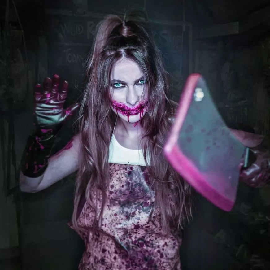 AMSCAN Bloody Butcher Costume Accessory Kit For Adults 4 AMSCAN Bloody Butcher Costume Accessory Kit For Adults - Image 2